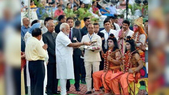 Narendra Modi, Ram Nath Kovind greet nation on Dussehra; term Indian festivals 'medium of education'