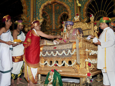 Mysuru kicks off 10-day Dussehra celebrations; Chief Minister Siddaramaiah, other officials attend festivities Mysuru kicks off 10-day Dussehra celebrations; Chief Minister Siddaramaiah, other officials attend festivities