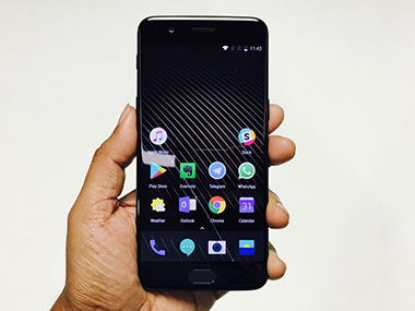 OnePlus rolls out OxygenOS 4.5.15 for the OnePlus 5; October security patch and bug fixes introduced OnePlus rolls out OxygenOS 4.5.15 for the OnePlus 5; October security patch and bug fixes introduced