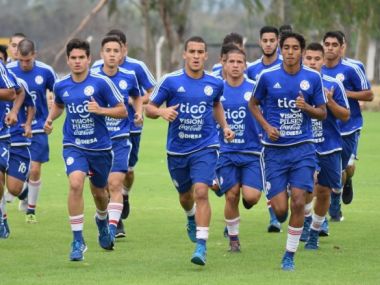 The Paraguayan team during a training session