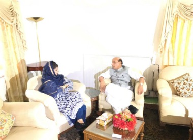 Rajnath Singh meets Mehbooba Mufti in Srinagar, reviews Prime Minister's development package Rajnath Singh meets Mehbooba Mufti in Srinagar, reviews Prime Minister's development package