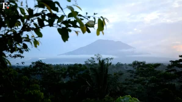 Watch: Indonesia's Mount Agung volcano threatening to erupt for the first time since 1963