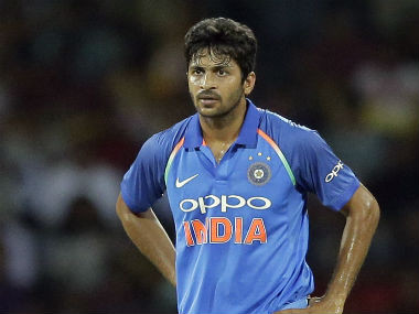 India vs Sri Lanka: Sachin Tendulkar fans slam Shardul Thakur for sporting 'No 10' on jersey on debut India vs Sri Lanka: Sachin Tendulkar fans slam Shardul Thakur for sporting 'No 10' on jersey on debut