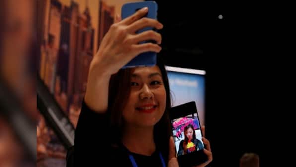 Flagship smartphones to compete over cameras as markets head into final third of 2017
