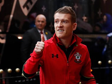 Premier League: Southamptons Steven Davis urges fans to create hostile atmosphere for Manchester United clash