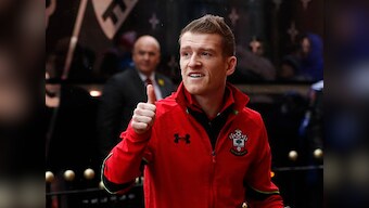 Premier League: Southampton's Steven Davis urges fans to create 'hostile atmosphere' for Manchester United clash