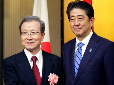 Shinzo Abe attends China's National Day celebrations, invites Xi Jinping to visit Japan Shinzo Abe attends China's National Day celebrations, invites Xi Jinping to visit Japan