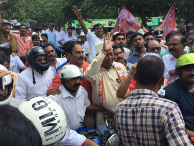 Karnataka: Defiant BJP continues Mangalore Chalo rally, charges state govt with imposing 'undeclared emergency' Karnataka: Defiant BJP continues Mangalore Chalo rally, charges state govt with imposing 'undeclared emergency'