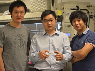 Researchers develop breakthrough electronic devices that can dissolve in atmospheric water molecules