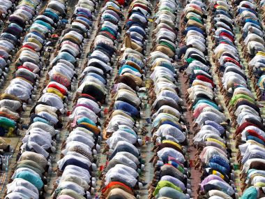 Eid al-Azha: Ram Nath Kovind, Narendra Modi greet Muslims on auspicious occasion Eid al-Azha: Ram Nath Kovind, Narendra Modi greet Muslims on auspicious occasion