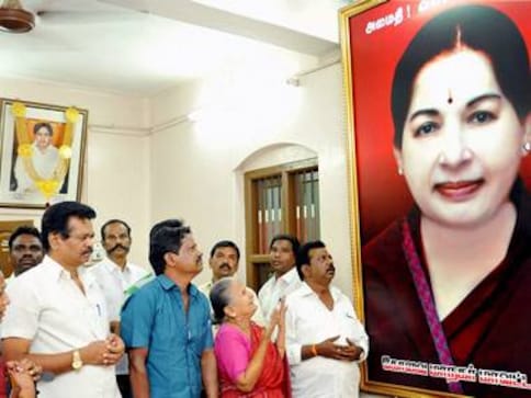Tamil Nadu govt orders judicial probe into Jayalalithaa's death; panel to submit report within three months Tamil Nadu govt orders judicial probe into Jayalalithaa's death; panel to submit report within three months