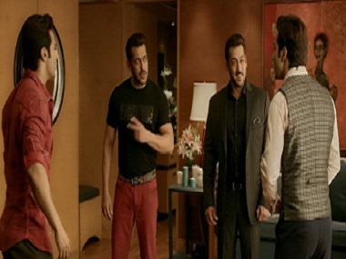 Salman, Varun Dhawan's Judwaa face-off; Kareena Kapoor's birthday bash: Social Media Stalkers' Guide Salman, Varun Dhawan's Judwaa face-off; Kareena Kapoor's birthday bash: Social Media Stalkers' Guide