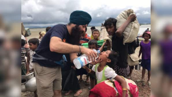 Amid Rohingya crisis, Sikh volunteers begin 'Guru ka langar' for refugees at Bangladesh border