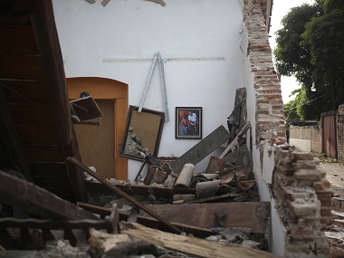 Mexico earthquake: Death toll rises to 90; relief efforts continue as people fear further loss of property Mexico earthquake: Death toll rises to 90; relief efforts continue as people fear further loss of property