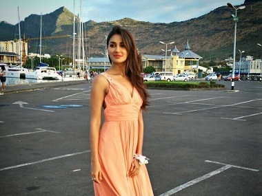 Gold: Akshay Kumar's sports film will reportedly mark TV actor Nikita Dutta's Bollywood debut Gold: Akshay Kumar's sports film will reportedly mark TV actor Nikita Dutta's Bollywood debut