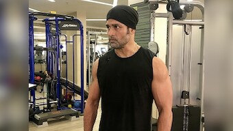 Rohit Roy to play news anchor in Vikram Bhatt's web series Memories