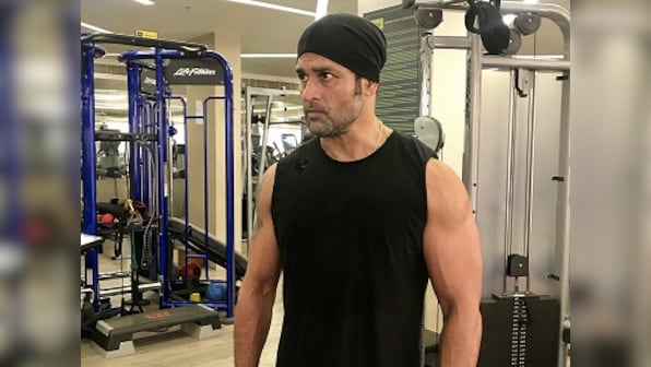 Rohit Roy to play news anchor in Vikram Bhatt's web series Memories