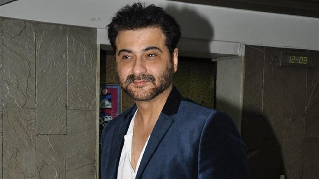 Sanjay Kapoor Returns To Small Screen After 13 Years With Vikram Bhatts Ishq Gunaah