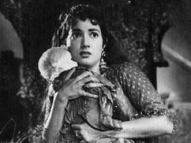 Shakila, of 'Babuji Dheere Chalna' fame, passes away at 82 after suffering heart attack Shakila, of 'Babuji Dheere Chalna' fame, passes away at 82 after suffering heart attack