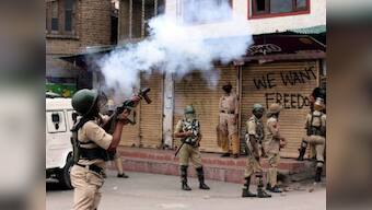 Pro-Rohingya protests in Jammu and Kashmir: Protesters in Anantnag torch police vehicle, two cops injured