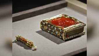 Louvre Museum calls on public to help fund return of prayer book belonging to King Francis I