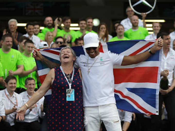 Mexican Grand Prix: Lewis Hamilton clinches 4th world title in unexpected fashion as Max Verstappen wins race