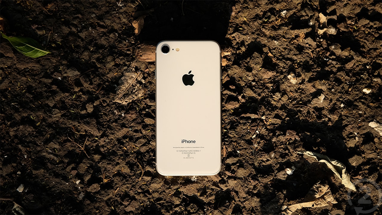 Apple iPhone 8.