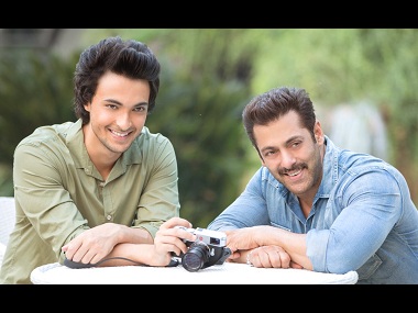 Salman Khan wishes brother-in-law Ayush Sharma 'all the success' on his Bollywood debut Salman Khan wishes brother-in-law Ayush Sharma 'all the success' on his Bollywood debut