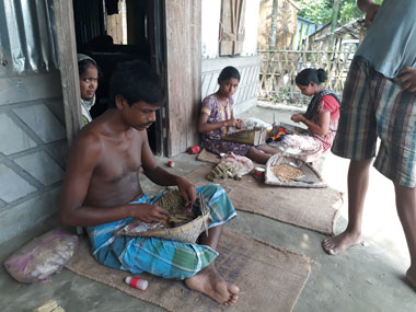 Assam floods aftermath Part 2: Hapless farm families in Dhubri take to beedi rolling for survival Assam floods aftermath Part 2: Hapless farm families in Dhubri take to beedi rolling for survival
