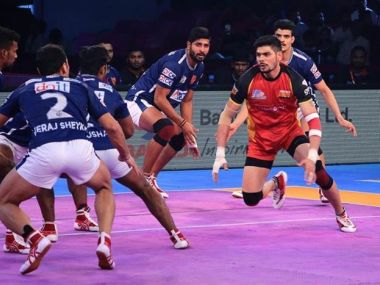 Pro Kabaddi League 2017: Rohit Kumar leads Bengaluru Bulls' charge to victory over Dabang Delhi Pro Kabaddi League 2017: Rohit Kumar leads Bengaluru Bulls' charge to victory over Dabang Delhi