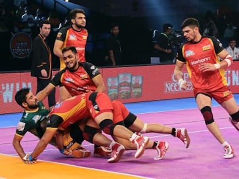 Bengaluru Bulls edge Patna Pirates in the last raid of a thriller