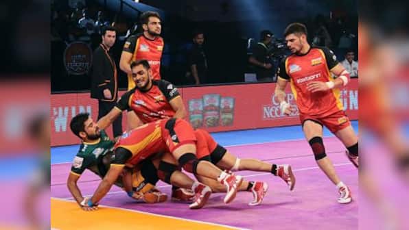 Pro Kabaddi League 2017: UP Yoddha go down to Bengaluru Bulls, but advance to playoffs; Puneri Paltan win