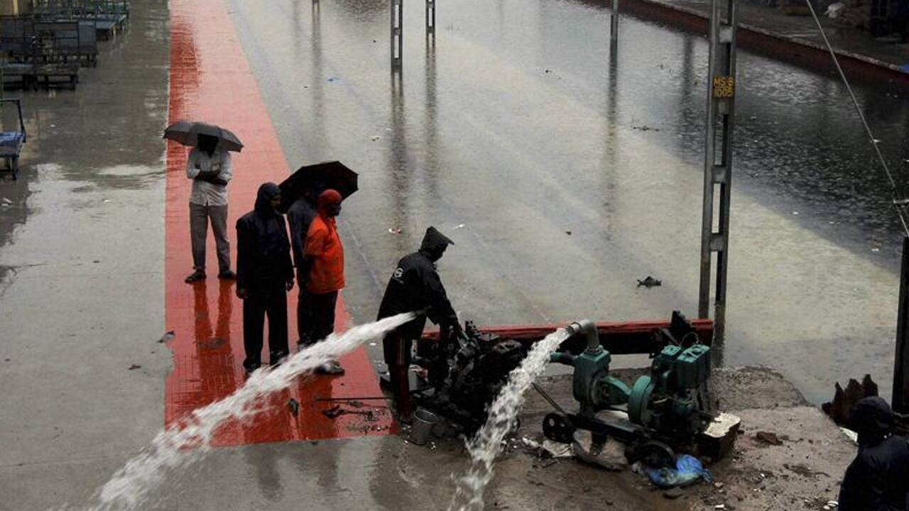 Heavy Rains Bring Chennai To A Halt Schools And Colleges Shut On