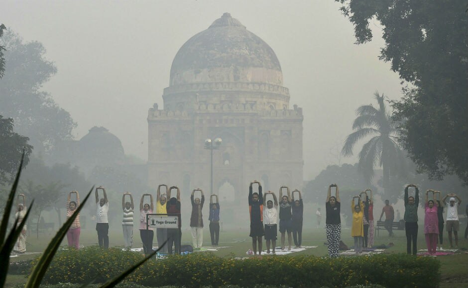 Delhi's pollution level soars after Diwali; air quality enters 'severe