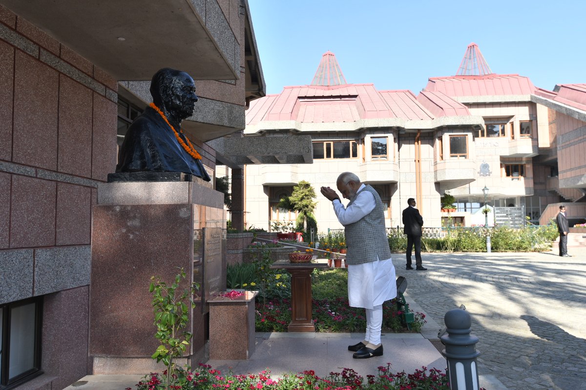 The prime minister also offered floral tributes on the statues of Sardar Vallabhbhai Patel and former prime minister Lal Bahadur Shastri. Twitter/@PMOIndia The prime minister also offered floral tributes on the statues of Sardar Vallabhbhai Patel and former prime minister Lal Bahadur Shastri. Twitter/@PMOIndia
