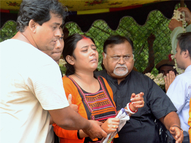 Last rites of West Bengal cop killed in Darjeeling by suspected GJM supporters performed with full state honours Last rites of West Bengal cop killed in Darjeeling by suspected GJM supporters performed with full state honours
