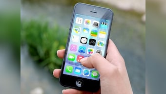 Researchers have developed an anti-reflective glass technology that could help solve smartphone glare problem
