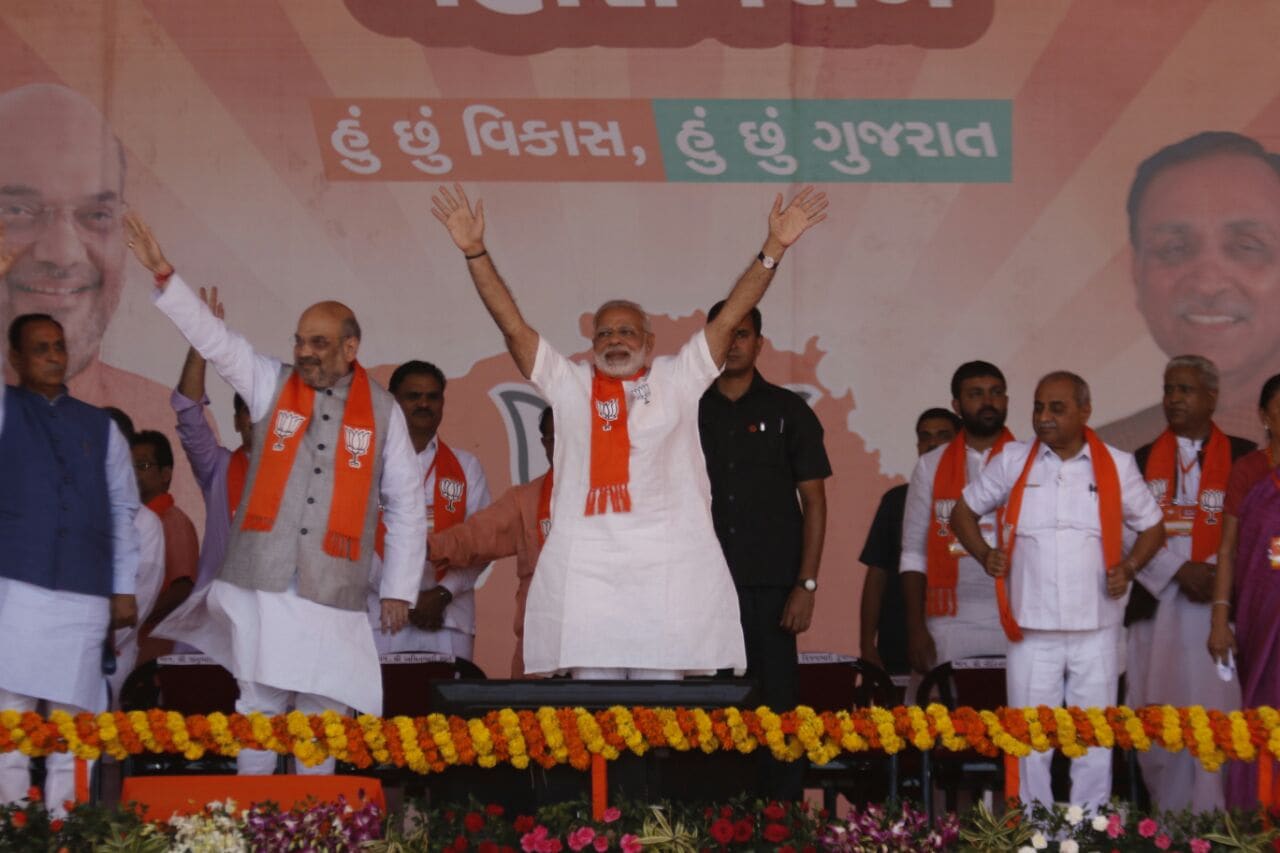 Gujarat Gaurav Yatra: Narendra Modi lambasts Congress, says it can go ...