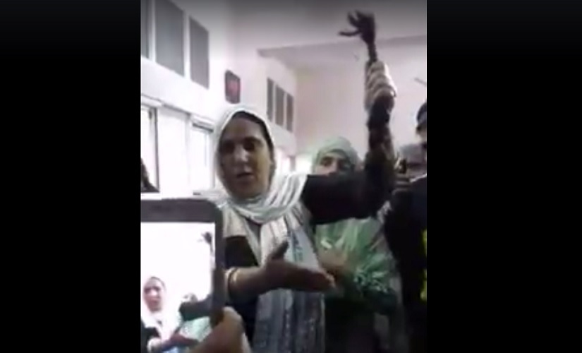 Kashmir braid chopping: Innocent civilians face brunt as clueless vigilante groups take streets to capture culprits Kashmir braid chopping: Innocent civilians face brunt as clueless vigilante groups take streets to capture culprits