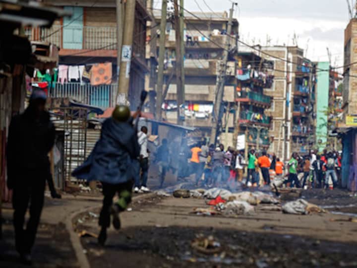 Kenya election: President Uhuru Kenyatta headed for victory; violent clashes claim four lives