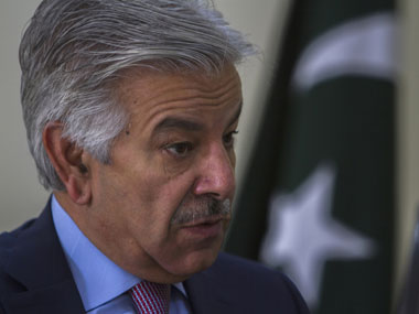Pakistan: Ink thrown at Foreign Minister Khawaja Muhammad Asif's face at PML-N workers' convention Pakistan: Ink thrown at Foreign Minister Khawaja Muhammad Asif's face at PML-N workers' convention