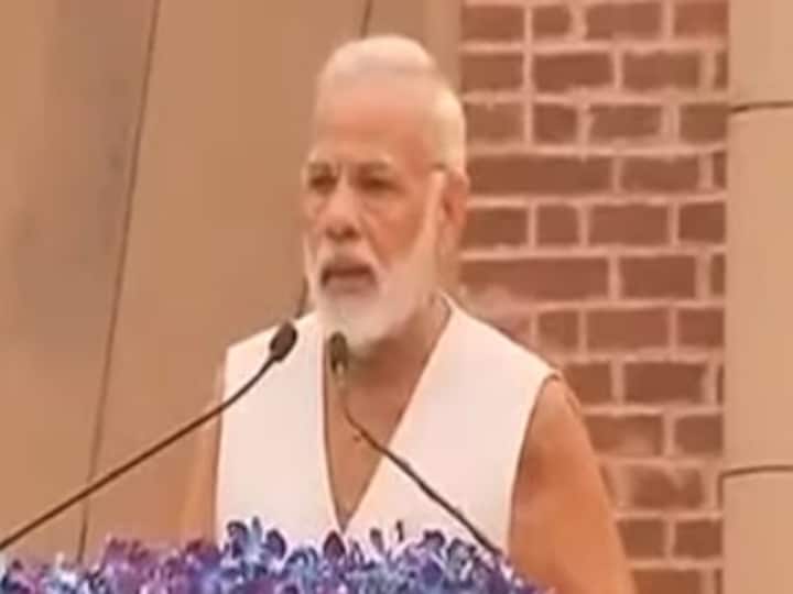 On Rashtriya Ekta Diwas, Narendra Modi slams 'previous govts' for ignoring Sardar Patel, flags off Run for Unity