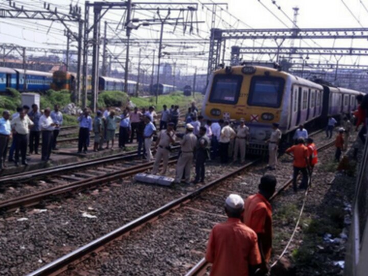 WATCH: Women stage rail roko at Diva station after they were denied entry into ladies compartment of Mumbai local train