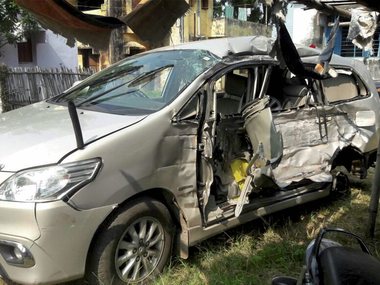 Myanmar diplomat Pyi Soe killed in road accident in Jharkhand; wife, two others injured Myanmar diplomat Pyi Soe killed in road accident in Jharkhand; wife, two others injured