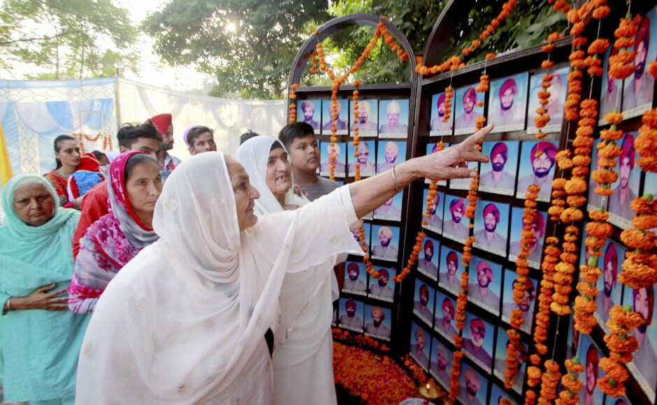 In past one year, 383 police personnel have lost thier lives. Majority of the police personnel died while dealing with cross-border firing from Pakistan, fighting militancy in Jammu and Kashmir, naxals and other law and order duties. PTI In past one year, 383 police personnel have lost thier lives. Majority of the police personnel died while dealing with cross-border firing from Pakistan, fighting militancy in Jammu and Kashmir, naxals and other law and order duties. PTI