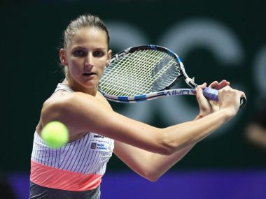 WTA Finals: Karolina Pliskova eases into semi-finals with straight-sets demolition of Garbine Muguruza