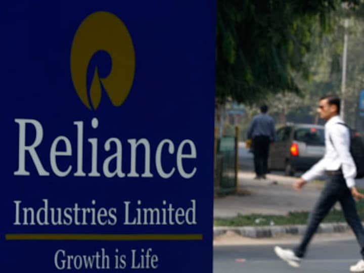 Reliance Industries Jul-Sep quarter net profit up 12.5% to Rs 8,109 cr, revenue rises 23.9%