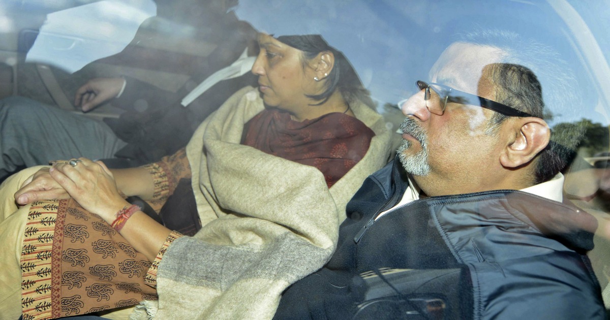 Aarushi murder case: Rajesh and Nupur Talwar taste freedom after four years, step out of Dasna jail Aarushi murder case: Rajesh and Nupur Talwar taste freedom after four years, step out of Dasna jail