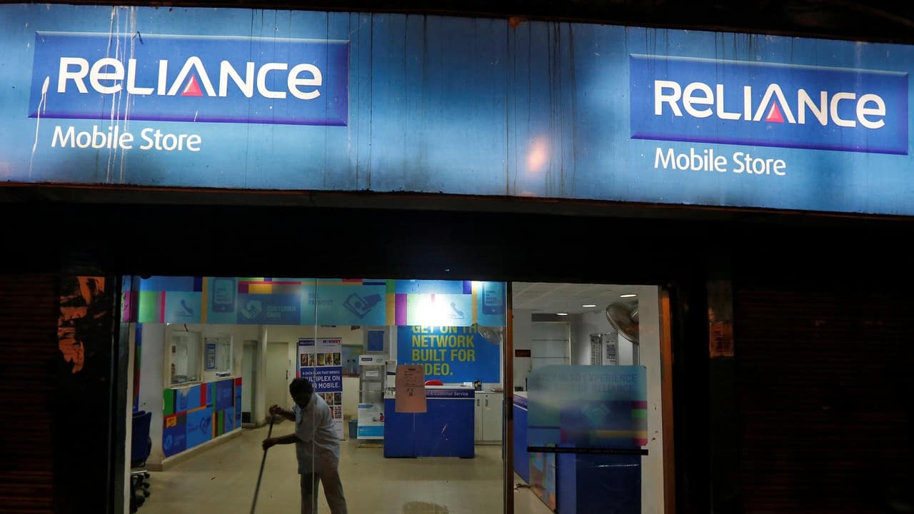 Reliance Communications plans to shut down 2G services in a month; 3G and 4G to remain