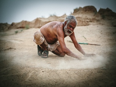 Kadvi Hawa trailer: Sanjay Mishra, Ranvir Shorey starrer seems like an unpleasant yet important watch Kadvi Hawa trailer: Sanjay Mishra, Ranvir Shorey starrer seems like an unpleasant yet important watch